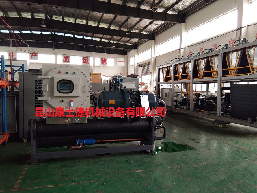 反應(yīng)釜用防爆螺桿機(jī)組